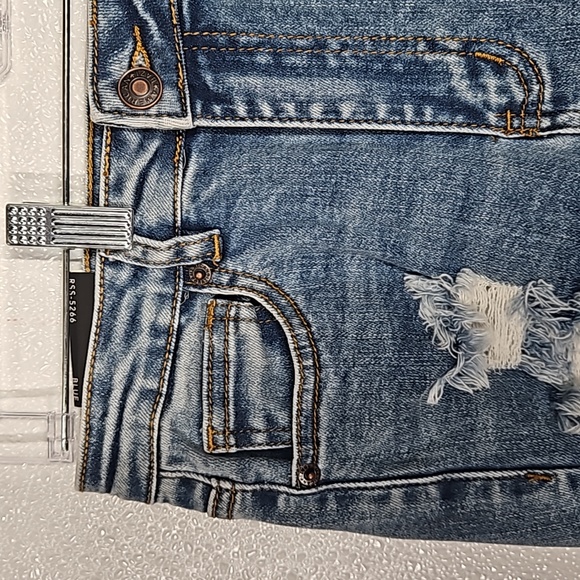 Denim crop shorts, Small. A7 - Picture 5 of 13
